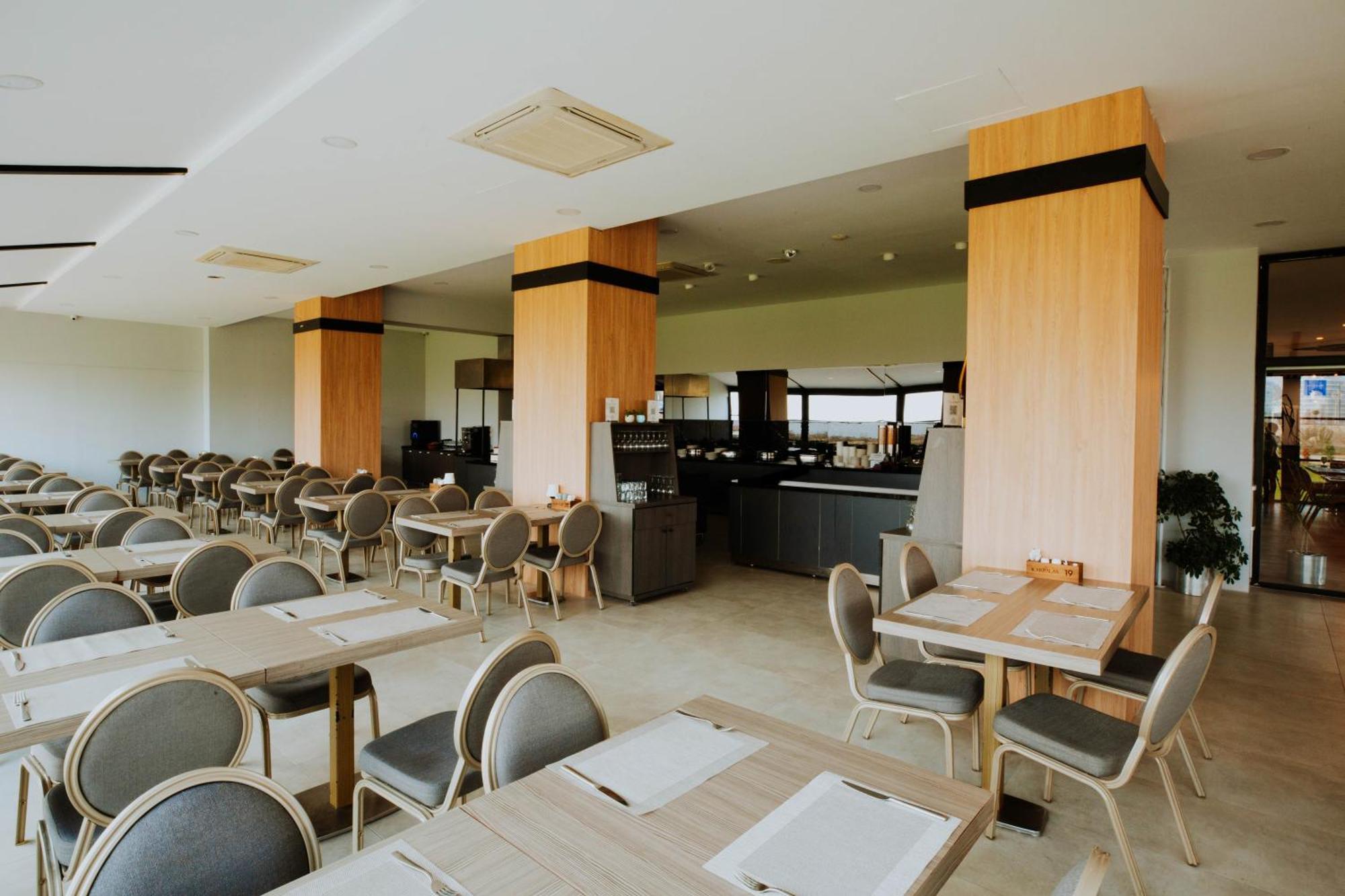 Karpalas City Hotel & Spa Болу Екстериор снимка